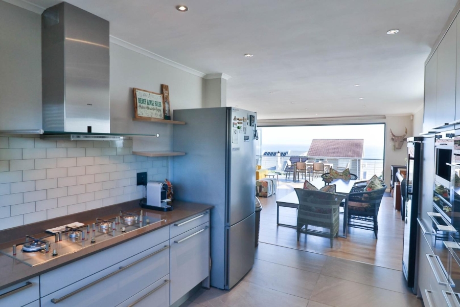 5 Bedroom Property for Sale in De Kelders Western Cape